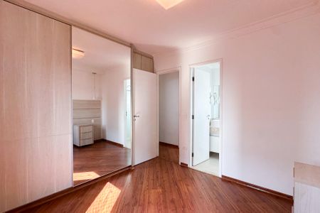 Apartamento à venda com 82m², 2 quartos e 2 vagas Apartamento à venda com 82m², 2 quartos e 2 vagasSuíte