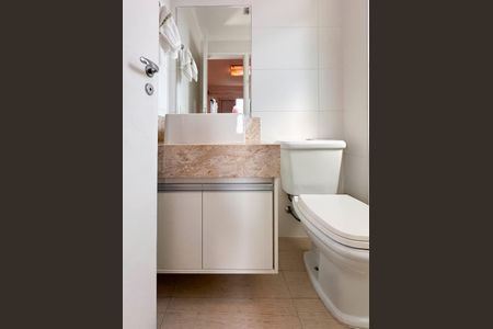Apartamento à venda com 82m², 2 quartos e 2 vagas Apartamento à venda com 82m², 2 quartos e 2 vagasBanheiro da Suíte
