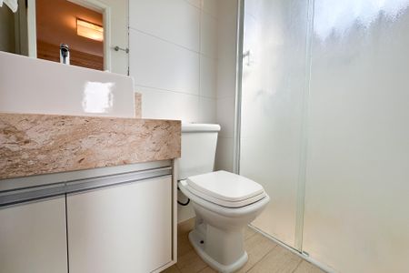 Apartamento à venda com 82m², 2 quartos e 2 vagas Apartamento à venda com 82m², 2 quartos e 2 vagasBanheiro da Suíte