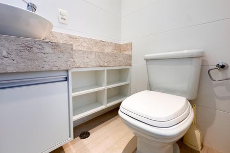 Apartamento à venda com 82m², 2 quartos e 2 vagas Apartamento à venda com 82m², 2 quartos e 2 vagasBanheiro Social