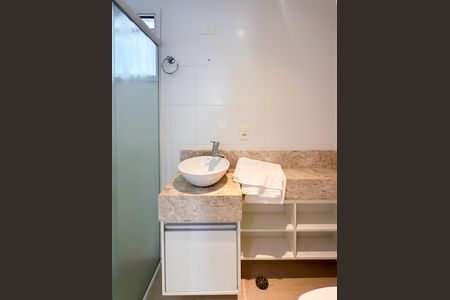 Apartamento à venda com 82m², 2 quartos e 2 vagas Apartamento à venda com 82m², 2 quartos e 2 vagasBanheiro Social
