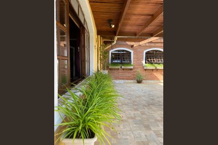 Casa de condomínio para alugar com 600m², 5 quartos e 4 vagasFachada