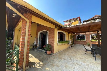 Casa de condomínio para alugar com 600m², 5 quartos e 4 vagasQuintal