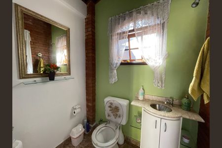 Casa de condomínio para alugar com 600m², 5 quartos e 4 vagasLavabo