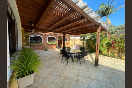 Casa de condomínio para alugar com 600m², 5 quartos e 4 vagasFachada