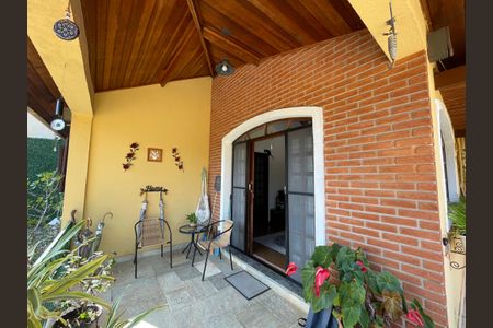 Casa de condomínio para alugar com 600m², 5 quartos e 4 vagasQuintal