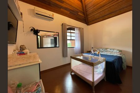 Casa de condomínio para alugar com 600m², 5 quartos e 4 vagasQuarto 1