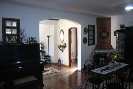 Casa de condomínio para alugar com 600m², 5 quartos e 4 vagasSala de Jantar