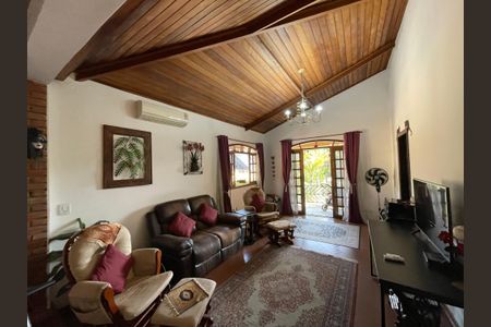 Casa de condomínio para alugar com 600m², 5 quartos e 4 vagasSala