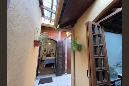 Casa de condomínio para alugar com 600m², 5 quartos e 4 vagasCorredor