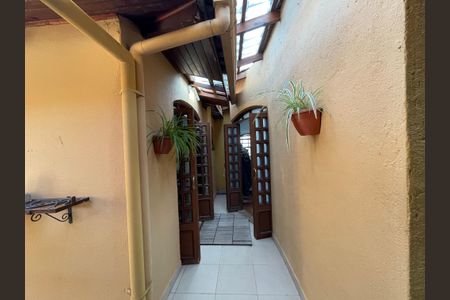 Casa de condomínio para alugar com 600m², 5 quartos e 4 vagasCorredor