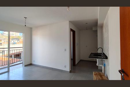 Apartamento para alugar com 2 quartos, 39m² em Jardim Santa Lucrecia, São Paulo