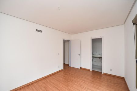 Casa de condomínio à venda com 180m², 3 quartos e 2 vagasSuíte