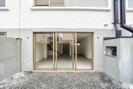 Casa de condomínio à venda com 180m², 3 quartos e 2 vagasÁrea Privativa Churrasqueira