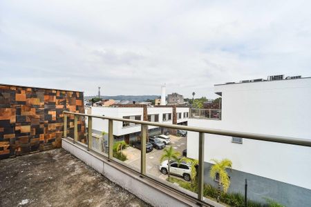 Casa de condomínio à venda com 180m², 3 quartos e 2 vagasTerraço