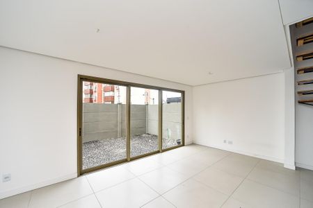 Casa de condomínio à venda com 180m², 3 quartos e 2 vagasSala