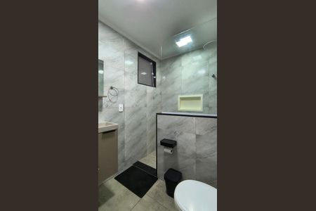 Casa de condomínio à venda com 300m², 4 quartos e 1 vaga Casa de condomínio à venda com 300m², 4 quartos e 1 vagaBanheiro da Suíte 1