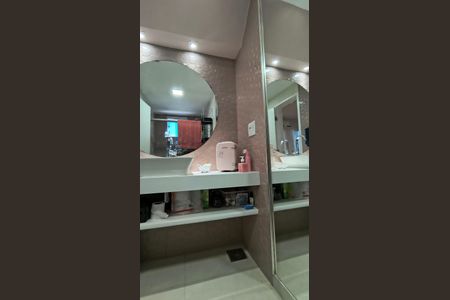 Casa de condomínio à venda com 300m², 4 quartos e 1 vaga Casa de condomínio à venda com 300m², 4 quartos e 1 vagaBanheiro da Suíte 3