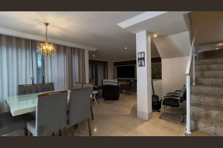Casa de condomínio à venda com 300m², 4 quartos e 1 vaga Casa de condomínio à venda com 300m², 4 quartos e 1 vagaSala