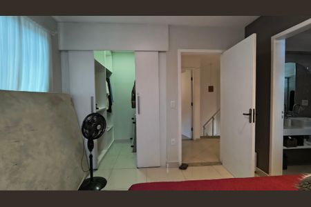 Casa de condomínio à venda com 300m², 4 quartos e 1 vaga Casa de condomínio à venda com 300m², 4 quartos e 1 vagaSuíte 3