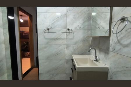 Casa de condomínio à venda com 300m², 4 quartos e 1 vaga Casa de condomínio à venda com 300m², 4 quartos e 1 vagaBanheiro da Suíte 1