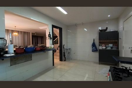 Casa de condomínio à venda com 300m², 4 quartos e 1 vaga Casa de condomínio à venda com 300m², 4 quartos e 1 vagaCozinha