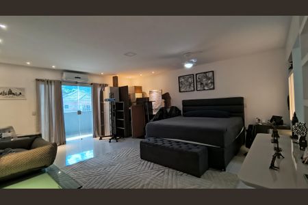 Casa de condomínio à venda com 300m², 4 quartos e 1 vaga Casa de condomínio à venda com 300m², 4 quartos e 1 vagaSuíte 2