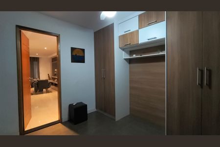 Casa de condomínio à venda com 300m², 4 quartos e 1 vaga Casa de condomínio à venda com 300m², 4 quartos e 1 vagaSuíte 1