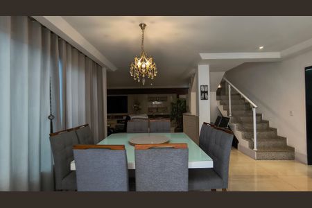 Sala de casa de condomínio à venda com 4 quartos, 300m² em Vargem Pequena, Rio de Janeiro
