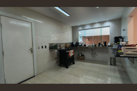 Casa de condomínio à venda com 300m², 4 quartos e 1 vaga Casa de condomínio à venda com 300m², 4 quartos e 1 vagaCozinha