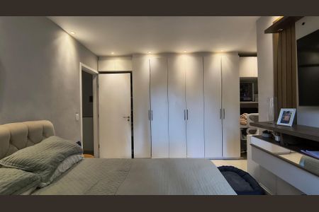 Casa de condomínio à venda com 300m², 4 quartos e 1 vaga Casa de condomínio à venda com 300m², 4 quartos e 1 vagaQuarto