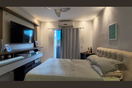 Casa de condomínio à venda com 300m², 4 quartos e 1 vaga Casa de condomínio à venda com 300m², 4 quartos e 1 vagaQuarto