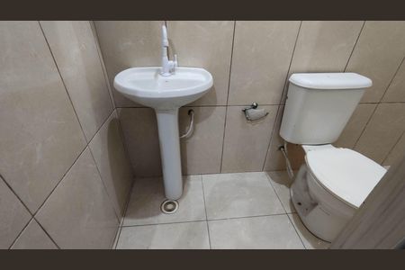 Banheiro de casa para alugar com 1 quarto, 40m² em Lageado, Ferraz de Vasconcelos