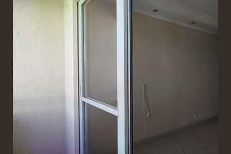 Apartamento à venda com 64m², 3 quartos e 1 vaga Apartamento à venda com 64m², 3 quartos e 1 vagaVaranda