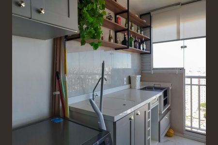 Apartamento à venda com 58m², 2 quartos e 1 vagaCozinha americana - área de serviço integrada