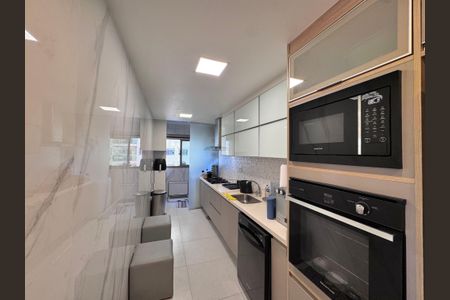 Apartamento para alugar com 98m², 3 quartos e 1 vagaCozinha e Área de Serviço