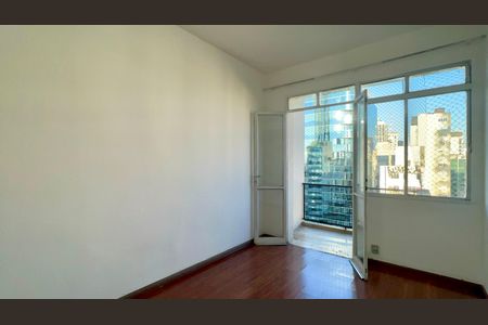 Apartamento à venda com 87m², 1 quarto e sem vaga