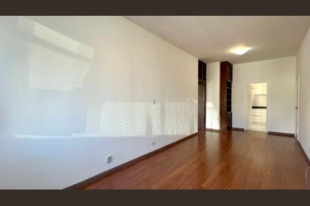Apartamento à venda com 87m², 1 quarto e sem vaga Apartamento à venda com 87m², 1 quarto e sem vagaSala