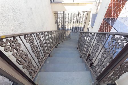 Casa à venda com 300m², 4 quartos e 4 vagasEscada