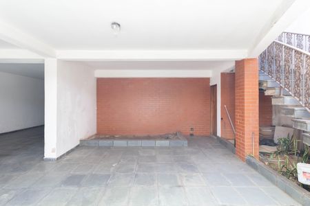 Casa à venda com 300m², 4 quartos e 4 vagasGaragem