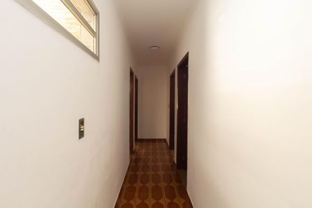 Casa à venda com 300m², 4 quartos e 4 vagasCorredor