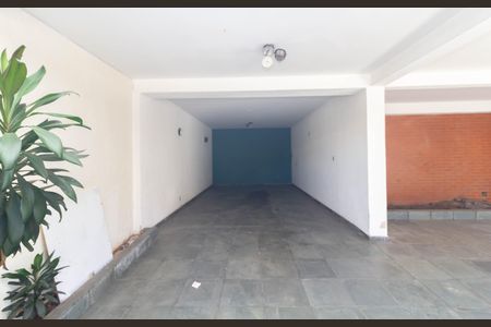 Casa à venda com 300m², 4 quartos e 4 vagasGaragem