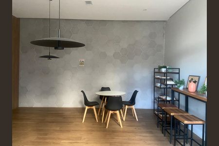 Apartamento à venda com 84m², 3 quartos e 2 vagas Apartamento à venda com 84m², 3 quartos e 2 vagasÁrea comum - Salão de festas