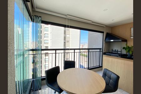 Apartamento à venda com 84m², 3 quartos e 2 vagas Apartamento à venda com 84m², 3 quartos e 2 vagasVaranda