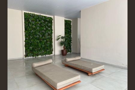 Apartamento à venda com 84m², 3 quartos e 2 vagas Apartamento à venda com 84m², 3 quartos e 2 vagasÁrea comum - Piscina