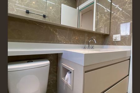 Apartamento à venda com 84m², 3 quartos e 2 vagas Apartamento à venda com 84m², 3 quartos e 2 vagasBanheiro da Suíte