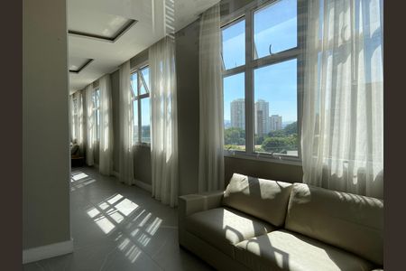Apartamento à venda com 84m², 3 quartos e 2 vagas Apartamento à venda com 84m², 3 quartos e 2 vagasÁrea comum - Salão de festas