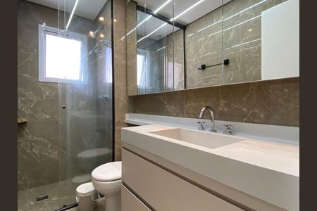 Apartamento à venda com 84m², 3 quartos e 2 vagas Apartamento à venda com 84m², 3 quartos e 2 vagasBanheiro da Suíte