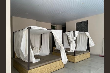 Apartamento à venda com 84m², 3 quartos e 2 vagas Apartamento à venda com 84m², 3 quartos e 2 vagasÁrea comum - Piscina