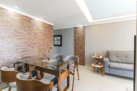 Sala de apartamento à venda com 3 quartos, 70m² em Vila Carmosina, São Paulo